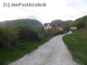 [P15] La plimbare în apropierea pensiunii. » foto by Safta Radu
 - 
<span class="allrVoted glyphicon glyphicon-heart hidden" id="av1362127"></span>
<a class="m-l-10 hidden" id="sv1362127" onclick="voting_Foto_DelVot(,1362127,28008)" role="button">șterge vot <span class="glyphicon glyphicon-remove"></span></a>
<a id="v91362127" class=" c-red"  onclick="voting_Foto_SetVot(1362127)" role="button"><span class="glyphicon glyphicon-heart-empty"></span> <b>LIKE</b> = Votează poza</a> <img class="hidden"  id="f1362127W9" src="/imagini/loader.gif" border="0" /><span class="AjErrMes hidden" id="e1362127ErM"></span>