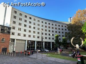 [P05] Novotel Hotel-intrarea este dinpre Draling Square » foto by AZE
 - 
<span class="allrVoted glyphicon glyphicon-heart hidden" id="av1365032"></span>
<a class="m-l-10 hidden" id="sv1365032" onclick="voting_Foto_DelVot(,1365032,28033)" role="button">șterge vot <span class="glyphicon glyphicon-remove"></span></a>
<a id="v91365032" class=" c-red"  onclick="voting_Foto_SetVot(1365032)" role="button"><span class="glyphicon glyphicon-heart-empty"></span> <b>LIKE</b> = Votează poza</a> <img class="hidden"  id="f1365032W9" src="/imagini/loader.gif" border="0" /><span class="AjErrMes hidden" id="e1365032ErM"></span>