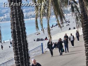 [P12] Turisti, localnici la malul marii » foto by Opelantara
 - 
<span class="allrVoted glyphicon glyphicon-heart hidden" id="av1473235"></span>
<a class="m-l-10 hidden" id="sv1473235" onclick="voting_Foto_DelVot(,1473235,28037)" role="button">șterge vot <span class="glyphicon glyphicon-remove"></span></a>
<a id="v91473235" class=" c-red"  onclick="voting_Foto_SetVot(1473235)" role="button"><span class="glyphicon glyphicon-heart-empty"></span> <b>LIKE</b> = Votează poza</a> <img class="hidden"  id="f1473235W9" src="/imagini/loader.gif" border="0" /><span class="AjErrMes hidden" id="e1473235ErM"></span>