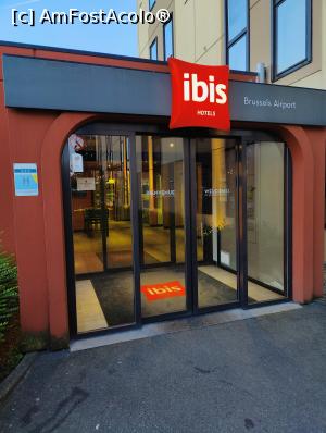 [P02] Ibis Brussels Airport - Intrarea în hotel. » foto by creivean
 - 
<span class="allrVoted glyphicon glyphicon-heart hidden" id="av1366319"></span>
<a class="m-l-10 hidden" id="sv1366319" onclick="voting_Foto_DelVot(,1366319,28047)" role="button">șterge vot <span class="glyphicon glyphicon-remove"></span></a>
<a id="v91366319" class=" c-red"  onclick="voting_Foto_SetVot(1366319)" role="button"><span class="glyphicon glyphicon-heart-empty"></span> <b>LIKE</b> = Votează poza</a> <img class="hidden"  id="f1366319W9" src="/imagini/loader.gif" border="0" /><span class="AjErrMes hidden" id="e1366319ErM"></span>
