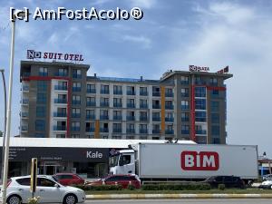 [P03] ND Suite Hotel Edirne - hotelul văzut din parcarea Migros-ului de vis a vis » foto by nicole33
 - 
<span class="allrVoted glyphicon glyphicon-heart hidden" id="av1371259"></span>
<a class="m-l-10 hidden" id="sv1371259" onclick="voting_Foto_DelVot(,1371259,28085)" role="button">șterge vot <span class="glyphicon glyphicon-remove"></span></a>
<a id="v91371259" class=" c-red"  onclick="voting_Foto_SetVot(1371259)" role="button"><span class="glyphicon glyphicon-heart-empty"></span> <b>LIKE</b> = Votează poza</a> <img class="hidden"  id="f1371259W9" src="/imagini/loader.gif" border="0" /><span class="AjErrMes hidden" id="e1371259ErM"></span>