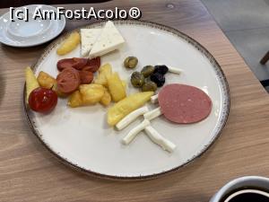 [P31] ND Suite Hotel Edirne -  micul lui dejun » foto by nicole33
 - 
<span class="allrVoted glyphicon glyphicon-heart hidden" id="av1371287"></span>
<a class="m-l-10 hidden" id="sv1371287" onclick="voting_Foto_DelVot(,1371287,28085)" role="button">șterge vot <span class="glyphicon glyphicon-remove"></span></a>
<a id="v91371287" class=" c-red"  onclick="voting_Foto_SetVot(1371287)" role="button"><span class="glyphicon glyphicon-heart-empty"></span> <b>LIKE</b> = Votează poza</a> <img class="hidden"  id="f1371287W9" src="/imagini/loader.gif" border="0" /><span class="AjErrMes hidden" id="e1371287ErM"></span>