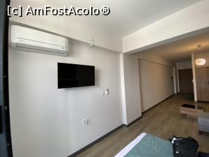 [P08] ND Suite Hotel Edirne - televizorul şi aerulcondiţionat din faţa patului » foto by nicole33
 - 
<span class="allrVoted glyphicon glyphicon-heart hidden" id="av1371264"></span>
<a class="m-l-10 hidden" id="sv1371264" onclick="voting_Foto_DelVot(,1371264,28085)" role="button">șterge vot <span class="glyphicon glyphicon-remove"></span></a>
<a id="v91371264" class=" c-red"  onclick="voting_Foto_SetVot(1371264)" role="button"><span class="glyphicon glyphicon-heart-empty"></span> <b>LIKE</b> = Votează poza</a> <img class="hidden"  id="f1371264W9" src="/imagini/loader.gif" border="0" /><span class="AjErrMes hidden" id="e1371264ErM"></span>