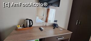 [P11] Toaleta/biroul şi tava cu setul pentru prepararea ceaiului/cafelei » foto by irinad
 - 
<span class="allrVoted glyphicon glyphicon-heart hidden" id="av1374553"></span>
<a class="m-l-10 hidden" id="sv1374553" onclick="voting_Foto_DelVot(,1374553,28115)" role="button">șterge vot <span class="glyphicon glyphicon-remove"></span></a>
<a id="v91374553" class=" c-red"  onclick="voting_Foto_SetVot(1374553)" role="button"><span class="glyphicon glyphicon-heart-empty"></span> <b>LIKE</b> = Votează poza</a> <img class="hidden"  id="f1374553W9" src="/imagini/loader.gif" border="0" /><span class="AjErrMes hidden" id="e1374553ErM"></span>