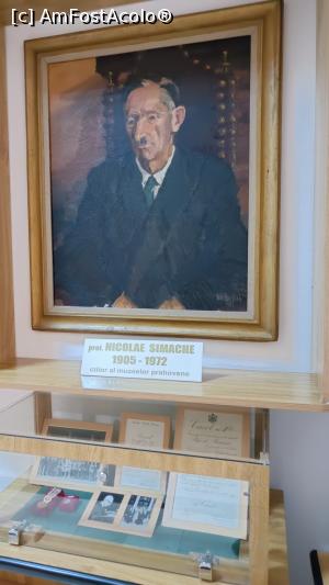 [P03] Colț dedicat creatorului multor muzee prahovene - prof. Nicolae Simache. » foto by tata123 🔱
 - 
<span class="allrVoted glyphicon glyphicon-heart hidden" id="av1376892"></span>
<a class="m-l-10 hidden" id="sv1376892" onclick="voting_Foto_DelVot(,1376892,28139)" role="button">șterge vot <span class="glyphicon glyphicon-remove"></span></a>
<a id="v91376892" class=" c-red"  onclick="voting_Foto_SetVot(1376892)" role="button"><span class="glyphicon glyphicon-heart-empty"></span> <b>LIKE</b> = Votează poza</a> <img class="hidden"  id="f1376892W9" src="/imagini/loader.gif" border="0" /><span class="AjErrMes hidden" id="e1376892ErM"></span>