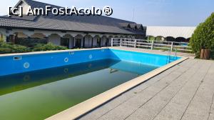 [P56] Conacul Vinalia - spre piscină » foto by k-lator
 - 
<span class="allrVoted glyphicon glyphicon-heart hidden" id="av1377081"></span>
<a class="m-l-10 hidden" id="sv1377081" onclick="voting_Foto_DelVot(,1377081,28142)" role="button">șterge vot <span class="glyphicon glyphicon-remove"></span></a>
<a id="v91377081" class=" c-red"  onclick="voting_Foto_SetVot(1377081)" role="button"><span class="glyphicon glyphicon-heart-empty"></span> <b>LIKE</b> = Votează poza</a> <img class="hidden"  id="f1377081W9" src="/imagini/loader.gif" border="0" /><span class="AjErrMes hidden" id="e1377081ErM"></span>