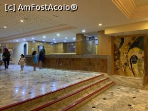 [P03] Recepția-la stânga este biroul de schimb valutar acolo se plătește și taxa turistică și seiful » foto by AZE
 - 
<span class="allrVoted glyphicon glyphicon-heart hidden" id="av1378883"></span>
<a class="m-l-10 hidden" id="sv1378883" onclick="voting_Foto_DelVot(,1378883,28160)" role="button">șterge vot <span class="glyphicon glyphicon-remove"></span></a>
<a id="v91378883" class=" c-red"  onclick="voting_Foto_SetVot(1378883)" role="button"><span class="glyphicon glyphicon-heart-empty"></span> <b>LIKE</b> = Votează poza</a> <img class="hidden"  id="f1378883W9" src="/imagini/loader.gif" border="0" /><span class="AjErrMes hidden" id="e1378883ErM"></span>