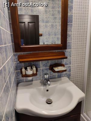 [P05] Villa Siana - camera 10 » foto by crismis
 - 
<span class="allrVoted glyphicon glyphicon-heart hidden" id="av1383268"></span>
<a class="m-l-10 hidden" id="sv1383268" onclick="voting_Foto_DelVot(,1383268,28199)" role="button">șterge vot <span class="glyphicon glyphicon-remove"></span></a>
<a id="v91383268" class=" c-red"  onclick="voting_Foto_SetVot(1383268)" role="button"><span class="glyphicon glyphicon-heart-empty"></span> <b>LIKE</b> = Votează poza</a> <img class="hidden"  id="f1383268W9" src="/imagini/loader.gif" border="0" /><span class="AjErrMes hidden" id="e1383268ErM"></span>