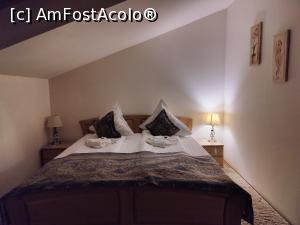 [P08] Villa Siana - camera 10 » foto by crismis
 - 
<span class="allrVoted glyphicon glyphicon-heart hidden" id="av1383271"></span>
<a class="m-l-10 hidden" id="sv1383271" onclick="voting_Foto_DelVot(,1383271,28199)" role="button">șterge vot <span class="glyphicon glyphicon-remove"></span></a>
<a id="v91383271" class=" c-red"  onclick="voting_Foto_SetVot(1383271)" role="button"><span class="glyphicon glyphicon-heart-empty"></span> <b>LIKE</b> = Votează poza</a> <img class="hidden"  id="f1383271W9" src="/imagini/loader.gif" border="0" /><span class="AjErrMes hidden" id="e1383271ErM"></span>