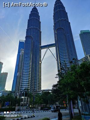 [P01] Turnurile gemene Petronas din Kuala Lumpur » foto by Pușcașu Marin
 - 
<span class="allrVoted glyphicon glyphicon-heart hidden" id="av1384056"></span>
<a class="m-l-10 hidden" id="sv1384056" onclick="voting_Foto_DelVot(,1384056,28208)" role="button">șterge vot <span class="glyphicon glyphicon-remove"></span></a>
<a id="v91384056" class=" c-red"  onclick="voting_Foto_SetVot(1384056)" role="button"><span class="glyphicon glyphicon-heart-empty"></span> <b>LIKE</b> = Votează poza</a> <img class="hidden"  id="f1384056W9" src="/imagini/loader.gif" border="0" /><span class="AjErrMes hidden" id="e1384056ErM"></span>
