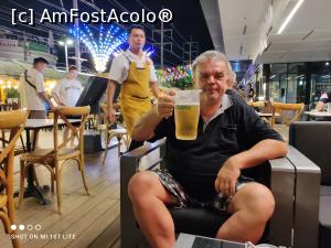 [P35] De la 100 de kg in sus , in Phuket se bea berea doar la litru :) » foto by Pușcașu Marin
 - 
<span class="allrVoted glyphicon glyphicon-heart hidden" id="av1384090"></span>
<a class="m-l-10 hidden" id="sv1384090" onclick="voting_Foto_DelVot(,1384090,28208)" role="button">șterge vot <span class="glyphicon glyphicon-remove"></span></a>
<a id="v91384090" class=" c-red"  onclick="voting_Foto_SetVot(1384090)" role="button"><span class="glyphicon glyphicon-heart-empty"></span> <b>LIKE</b> = Votează poza</a> <img class="hidden"  id="f1384090W9" src="/imagini/loader.gif" border="0" /><span class="AjErrMes hidden" id="e1384090ErM"></span>