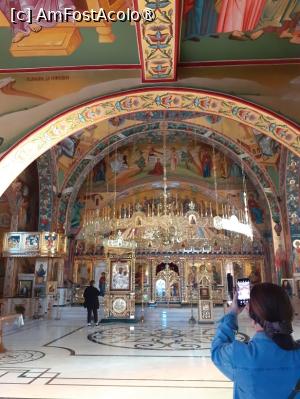 [P19] Manastirea Pantocrator- interior biserica nouă, altarul » foto by Michi
 - 
<span class="allrVoted glyphicon glyphicon-heart hidden" id="av1414022"></span>
<a class="m-l-10 hidden" id="sv1414022" onclick="voting_Foto_DelVot(,1414022,28210)" role="button">șterge vot <span class="glyphicon glyphicon-remove"></span></a>
<a id="v91414022" class=" c-red"  onclick="voting_Foto_SetVot(1414022)" role="button"><span class="glyphicon glyphicon-heart-empty"></span> <b>LIKE</b> = Votează poza</a> <img class="hidden"  id="f1414022W9" src="/imagini/loader.gif" border="0" /><span class="AjErrMes hidden" id="e1414022ErM"></span>