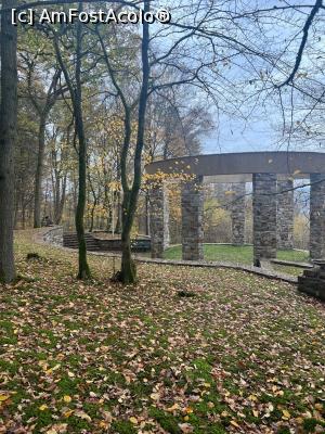 [P12] Monumentul eroilor » foto by Trank
 - 
<span class="allrVoted glyphicon glyphicon-heart hidden" id="av1389117"></span>
<a class="m-l-10 hidden" id="sv1389117" onclick="voting_Foto_DelVot(,1389117,28249)" role="button">șterge vot <span class="glyphicon glyphicon-remove"></span></a>
<a id="v91389117" class=" c-red"  onclick="voting_Foto_SetVot(1389117)" role="button"><span class="glyphicon glyphicon-heart-empty"></span> <b>LIKE</b> = Votează poza</a> <img class="hidden"  id="f1389117W9" src="/imagini/loader.gif" border="0" /><span class="AjErrMes hidden" id="e1389117ErM"></span>