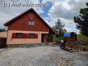 [P28] Casa de Oaspeți Cerbul; se vede și locul de joacă pentru copii » foto by crismis
 - 
<span class="allrVoted glyphicon glyphicon-heart hidden" id="av1391681"></span>
<a class="m-l-10 hidden" id="sv1391681" onclick="voting_Foto_DelVot(,1391681,28277)" role="button">șterge vot <span class="glyphicon glyphicon-remove"></span></a>
<a id="v91391681" class=" c-red"  onclick="voting_Foto_SetVot(1391681)" role="button"><span class="glyphicon glyphicon-heart-empty"></span> <b>LIKE</b> = Votează poza</a> <img class="hidden"  id="f1391681W9" src="/imagini/loader.gif" border="0" /><span class="AjErrMes hidden" id="e1391681ErM"></span>