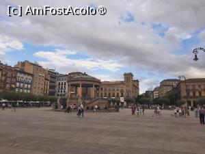 [P28] Plaza del Castillo » foto by adso
 - 
<span class="allrVoted glyphicon glyphicon-heart hidden" id="av1392276"></span>
<a class="m-l-10 hidden" id="sv1392276" onclick="voting_Foto_DelVot(,1392276,28283)" role="button">șterge vot <span class="glyphicon glyphicon-remove"></span></a>
<a id="v91392276" class=" c-red"  onclick="voting_Foto_SetVot(1392276)" role="button"><span class="glyphicon glyphicon-heart-empty"></span> <b>LIKE</b> = Votează poza</a> <img class="hidden"  id="f1392276W9" src="/imagini/loader.gif" border="0" /><span class="AjErrMes hidden" id="e1392276ErM"></span>