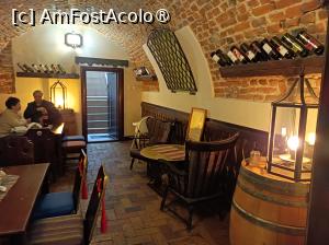 [P27] Zamość, Restauracja Muzealna Ormiańskie Piwnice, Sala de la intrare » foto by mprofeanu
 - 
<span class="allrVoted glyphicon glyphicon-heart hidden" id="av1402660"></span>
<a class="m-l-10 hidden" id="sv1402660" onclick="voting_Foto_DelVot(,1402660,28303)" role="button">șterge vot <span class="glyphicon glyphicon-remove"></span></a>
<a id="v91402660" class=" c-red"  onclick="voting_Foto_SetVot(1402660)" role="button"><span class="glyphicon glyphicon-heart-empty"></span> <b>LIKE</b> = Votează poza</a> <img class="hidden"  id="f1402660W9" src="/imagini/loader.gif" border="0" /><span class="AjErrMes hidden" id="e1402660ErM"></span>