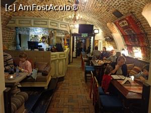 [P29] Zamość, Restauracja Muzealna Ormiańskie Piwnice, Sala cu barul » foto by mprofeanu
 - 
<span class="allrVoted glyphicon glyphicon-heart hidden" id="av1402662"></span>
<a class="m-l-10 hidden" id="sv1402662" onclick="voting_Foto_DelVot(,1402662,28303)" role="button">șterge vot <span class="glyphicon glyphicon-remove"></span></a>
<a id="v91402662" class=" c-red"  onclick="voting_Foto_SetVot(1402662)" role="button"><span class="glyphicon glyphicon-heart-empty"></span> <b>LIKE</b> = Votează poza</a> <img class="hidden"  id="f1402662W9" src="/imagini/loader.gif" border="0" /><span class="AjErrMes hidden" id="e1402662ErM"></span>