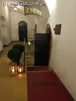 [P06] Zamość, Restauracja Bohema, Intrarea în Pivniță » foto by mprofeanu
 - 
<span class="allrVoted glyphicon glyphicon-heart hidden" id="av1402639"></span>
<a class="m-l-10 hidden" id="sv1402639" onclick="voting_Foto_DelVot(,1402639,28303)" role="button">șterge vot <span class="glyphicon glyphicon-remove"></span></a>
<a id="v91402639" class=" c-red"  onclick="voting_Foto_SetVot(1402639)" role="button"><span class="glyphicon glyphicon-heart-empty"></span> <b>LIKE</b> = Votează poza</a> <img class="hidden"  id="f1402639W9" src="/imagini/loader.gif" border="0" /><span class="AjErrMes hidden" id="e1402639ErM"></span>