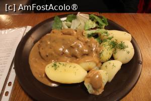 [P16] Toruń, Karczma „Gęsia Szyja”, Polędwica Borowikowa (Mușchi de porc cu hribi) și Ziemniaki gotowane (Cartofi fierți) » foto by mprofeanu
 - 
<span class="allrVoted glyphicon glyphicon-heart hidden" id="av1397612"></span>
<a class="m-l-10 hidden" id="sv1397612" onclick="voting_Foto_DelVot(,1397612,28317)" role="button">șterge vot <span class="glyphicon glyphicon-remove"></span></a>
<a id="v91397612" class=" c-red"  onclick="voting_Foto_SetVot(1397612)" role="button"><span class="glyphicon glyphicon-heart-empty"></span> <b>LIKE</b> = Votează poza</a> <img class="hidden"  id="f1397612W9" src="/imagini/loader.gif" border="0" /><span class="AjErrMes hidden" id="e1397612ErM"></span>
