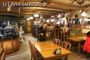 [P06] Toruń, Karczma „Gęsia Szyja”, Sala cu cu mobilier din lemn Gâște din porțelan » foto by mprofeanu
 - 
<span class="allrVoted glyphicon glyphicon-heart hidden" id="av1397602"></span>
<a class="m-l-10 hidden" id="sv1397602" onclick="voting_Foto_DelVot(,1397602,28317)" role="button">șterge vot <span class="glyphicon glyphicon-remove"></span></a>
<a id="v91397602" class=" c-red"  onclick="voting_Foto_SetVot(1397602)" role="button"><span class="glyphicon glyphicon-heart-empty"></span> <b>LIKE</b> = Votează poza</a> <img class="hidden"  id="f1397602W9" src="/imagini/loader.gif" border="0" /><span class="AjErrMes hidden" id="e1397602ErM"></span>