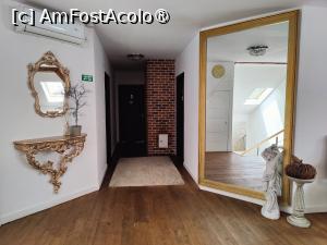 [P16] Boutique Hotel Le Baron - la etaj; camera noastră imediat pe stânga » foto by crismis
 - 
<span class="allrVoted glyphicon glyphicon-heart hidden" id="av1397765"></span>
<a class="m-l-10 hidden" id="sv1397765" onclick="voting_Foto_DelVot(,1397765,28321)" role="button">șterge vot <span class="glyphicon glyphicon-remove"></span></a>
<a id="v91397765" class=" c-red"  onclick="voting_Foto_SetVot(1397765)" role="button"><span class="glyphicon glyphicon-heart-empty"></span> <b>LIKE</b> = Votează poza</a> <img class="hidden"  id="f1397765W9" src="/imagini/loader.gif" border="0" /><span class="AjErrMes hidden" id="e1397765ErM"></span>