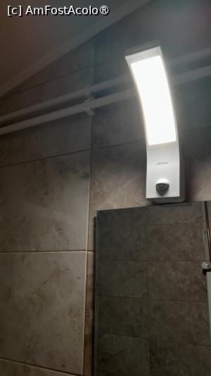 [P37] lampa baie cu senzor, daca nu mai misti in baie se stinge lumina ! » foto by Yolanda
 - 
<span class="allrVoted glyphicon glyphicon-heart hidden" id="av1398386"></span>
<a class="m-l-10 hidden" id="sv1398386" onclick="voting_Foto_DelVot(,1398386,28323)" role="button">șterge vot <span class="glyphicon glyphicon-remove"></span></a>
<a id="v91398386" class=" c-red"  onclick="voting_Foto_SetVot(1398386)" role="button"><span class="glyphicon glyphicon-heart-empty"></span> <b>LIKE</b> = Votează poza</a> <img class="hidden"  id="f1398386W9" src="/imagini/loader.gif" border="0" /><span class="AjErrMes hidden" id="e1398386ErM"></span>