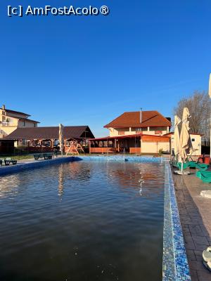 [P12] Bazinul cel mare si pensiunea » foto by Trank
 - 
<span class="allrVoted glyphicon glyphicon-heart hidden" id="av1398543"></span>
<a class="m-l-10 hidden" id="sv1398543" onclick="voting_Foto_DelVot(,1398543,28324)" role="button">șterge vot <span class="glyphicon glyphicon-remove"></span></a>
<a id="v91398543" class=" c-red"  onclick="voting_Foto_SetVot(1398543)" role="button"><span class="glyphicon glyphicon-heart-empty"></span> <b>LIKE</b> = Votează poza</a> <img class="hidden"  id="f1398543W9" src="/imagini/loader.gif" border="0" /><span class="AjErrMes hidden" id="e1398543ErM"></span>