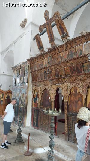 [P44] Mănăstirea Sfântului Barnabas -  interiorul bisericii » foto by Carmen Ion
 - 
<span class="allrVoted glyphicon glyphicon-heart hidden" id="av1400811"></span>
<a class="m-l-10 hidden" id="sv1400811" onclick="voting_Foto_DelVot(,1400811,28337)" role="button">șterge vot <span class="glyphicon glyphicon-remove"></span></a>
<a id="v91400811" class=" c-red"  onclick="voting_Foto_SetVot(1400811)" role="button"><span class="glyphicon glyphicon-heart-empty"></span> <b>LIKE</b> = Votează poza</a> <img class="hidden"  id="f1400811W9" src="/imagini/loader.gif" border="0" /><span class="AjErrMes hidden" id="e1400811ErM"></span>