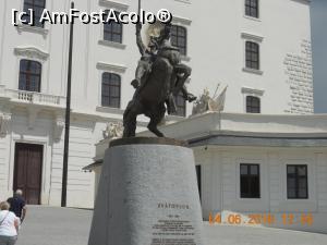 [P13] statuia ecvestra alui Svatopluk » foto by zlatna
 - 
<span class="allrVoted glyphicon glyphicon-heart hidden" id="av817581"></span>
<a class="m-l-10 hidden" id="sv817581" onclick="voting_Foto_DelVot(,817581,28340)" role="button">șterge vot <span class="glyphicon glyphicon-remove"></span></a>
<a id="v9817581" class=" c-red"  onclick="voting_Foto_SetVot(817581)" role="button"><span class="glyphicon glyphicon-heart-empty"></span> <b>LIKE</b> = Votează poza</a> <img class="hidden"  id="f817581W9" src="/imagini/loader.gif" border="0" /><span class="AjErrMes hidden" id="e817581ErM"></span>