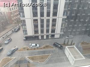 [P29] Chișinău, Calea Ieșilor 6B, Complexul Rezidențial „Artima”, Curtea, Mașina noastră cea albă se pregătește de plecare spre Ucraina... » foto by mprofeanu
 - 
<span class="allrVoted glyphicon glyphicon-heart hidden" id="av1479060"></span>
<a class="m-l-10 hidden" id="sv1479060" onclick="voting_Foto_DelVot(,1479060,28351)" role="button">șterge vot <span class="glyphicon glyphicon-remove"></span></a>
<a id="v91479060" class=" c-red"  onclick="voting_Foto_SetVot(1479060)" role="button"><span class="glyphicon glyphicon-heart-empty"></span> <b>LIKE</b> = Votează poza</a> <img class="hidden"  id="f1479060W9" src="/imagini/loader.gif" border="0" /><span class="AjErrMes hidden" id="e1479060ErM"></span>