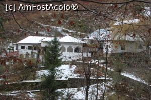 [P22] Mănăstirea Jgheaburi,  Chiliile (în stânga) și Stăreția » foto by mprofeanu
 - 
<span class="allrVoted glyphicon glyphicon-heart hidden" id="av1404044"></span>
<a class="m-l-10 hidden" id="sv1404044" onclick="voting_Foto_DelVot(,1404044,28367)" role="button">șterge vot <span class="glyphicon glyphicon-remove"></span></a>
<a id="v91404044" class=" c-red"  onclick="voting_Foto_SetVot(1404044)" role="button"><span class="glyphicon glyphicon-heart-empty"></span> <b>LIKE</b> = Votează poza</a> <img class="hidden"  id="f1404044W9" src="/imagini/loader.gif" border="0" /><span class="AjErrMes hidden" id="e1404044ErM"></span>