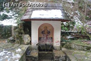 [P29] Mănăstirea Jgheaburi, Izvorul Tămăduirii, captat și frumos ornat » foto by mprofeanu
 - 
<span class="allrVoted glyphicon glyphicon-heart hidden" id="av1404051"></span>
<a class="m-l-10 hidden" id="sv1404051" onclick="voting_Foto_DelVot(,1404051,28367)" role="button">șterge vot <span class="glyphicon glyphicon-remove"></span></a>
<a id="v91404051" class=" c-red"  onclick="voting_Foto_SetVot(1404051)" role="button"><span class="glyphicon glyphicon-heart-empty"></span> <b>LIKE</b> = Votează poza</a> <img class="hidden"  id="f1404051W9" src="/imagini/loader.gif" border="0" /><span class="AjErrMes hidden" id="e1404051ErM"></span>