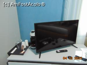 [P05] birou cu TV si zona de cafea » foto by Yolanda
 - 
<span class="allrVoted glyphicon glyphicon-heart hidden" id="av1406853"></span>
<a class="m-l-10 hidden" id="sv1406853" onclick="voting_Foto_DelVot(,1406853,28385)" role="button">șterge vot <span class="glyphicon glyphicon-remove"></span></a>
<a id="v91406853" class=" c-red"  onclick="voting_Foto_SetVot(1406853)" role="button"><span class="glyphicon glyphicon-heart-empty"></span> <b>LIKE</b> = Votează poza</a> <img class="hidden"  id="f1406853W9" src="/imagini/loader.gif" border="0" /><span class="AjErrMes hidden" id="e1406853ErM"></span>