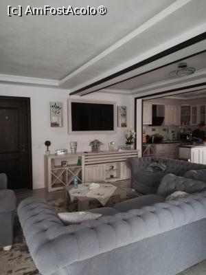 [P11] Livingul cu TV şi canapele frumoase » foto by cris1982
 - 
<span class="allrVoted glyphicon glyphicon-heart hidden" id="av1407949"></span>
<a class="m-l-10 hidden" id="sv1407949" onclick="voting_Foto_DelVot(,1407949,28397)" role="button">șterge vot <span class="glyphicon glyphicon-remove"></span></a>
<a id="v91407949" class=" c-red"  onclick="voting_Foto_SetVot(1407949)" role="button"><span class="glyphicon glyphicon-heart-empty"></span> <b>LIKE</b> = Votează poza</a> <img class="hidden"  id="f1407949W9" src="/imagini/loader.gif" border="0" /><span class="AjErrMes hidden" id="e1407949ErM"></span>