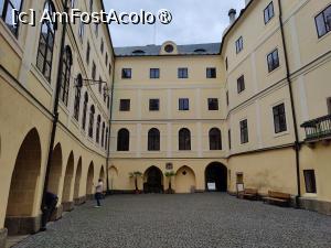 [P60] Castelul Orlik; curtea interioară » foto by crismis
 - 
<span class="allrVoted glyphicon glyphicon-heart hidden" id="av1412164"></span>
<a class="m-l-10 hidden" id="sv1412164" onclick="voting_Foto_DelVot(,1412164,28420)" role="button">șterge vot <span class="glyphicon glyphicon-remove"></span></a>
<a id="v91412164" class=" c-red"  onclick="voting_Foto_SetVot(1412164)" role="button"><span class="glyphicon glyphicon-heart-empty"></span> <b>LIKE</b> = Votează poza</a> <img class="hidden"  id="f1412164W9" src="/imagini/loader.gif" border="0" /><span class="AjErrMes hidden" id="e1412164ErM"></span>