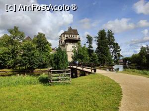 [P75] Castelul Blatna văzut din parc » foto by crismis
 - 
<span class="allrVoted glyphicon glyphicon-heart hidden" id="av1412179"></span>
<a class="m-l-10 hidden" id="sv1412179" onclick="voting_Foto_DelVot(,1412179,28420)" role="button">șterge vot <span class="glyphicon glyphicon-remove"></span></a>
<a id="v91412179" class=" c-red"  onclick="voting_Foto_SetVot(1412179)" role="button"><span class="glyphicon glyphicon-heart-empty"></span> <b>LIKE</b> = Votează poza</a> <img class="hidden"  id="f1412179W9" src="/imagini/loader.gif" border="0" /><span class="AjErrMes hidden" id="e1412179ErM"></span>