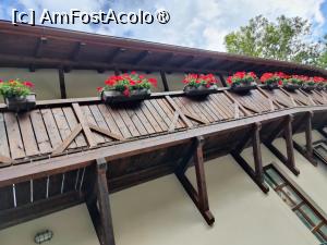 [P17] Garni Hotel Castle Bridge; balcoanele de la etaj » foto by crismis
 - 
<span class="allrVoted glyphicon glyphicon-heart hidden" id="av1410292"></span>
<a class="m-l-10 hidden" id="sv1410292" onclick="voting_Foto_DelVot(,1410292,28431)" role="button">șterge vot <span class="glyphicon glyphicon-remove"></span></a>
<a id="v91410292" class=" c-red"  onclick="voting_Foto_SetVot(1410292)" role="button"><span class="glyphicon glyphicon-heart-empty"></span> <b>LIKE</b> = Votează poza</a> <img class="hidden"  id="f1410292W9" src="/imagini/loader.gif" border="0" /><span class="AjErrMes hidden" id="e1410292ErM"></span>