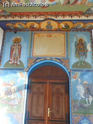 [P12] Mănăstirea Bujoreni - Intrarea în biserica veche. » foto by iulianic
 - 
<span class="allrVoted glyphicon glyphicon-heart hidden" id="av1346809"></span>
<a class="m-l-10 hidden" id="sv1346809" onclick="voting_Foto_DelVot(,1346809,28446)" role="button">șterge vot <span class="glyphicon glyphicon-remove"></span></a>
<a id="v91346809" class=" c-red"  onclick="voting_Foto_SetVot(1346809)" role="button"><span class="glyphicon glyphicon-heart-empty"></span> <b>LIKE</b> = Votează poza</a> <img class="hidden"  id="f1346809W9" src="/imagini/loader.gif" border="0" /><span class="AjErrMes hidden" id="e1346809ErM"></span>