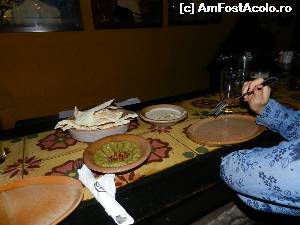 [P10] Ceva din startere. Tahinul e ala din dreapta. Si un piure ceva din mazare. Restaurantul Abou El Sid El Zamalek. » foto by TraianS
 - 
<span class="allrVoted glyphicon glyphicon-heart hidden" id="av572469"></span>
<a class="m-l-10 hidden" id="sv572469" onclick="voting_Foto_DelVot(,572469,28496)" role="button">șterge vot <span class="glyphicon glyphicon-remove"></span></a>
<a id="v9572469" class=" c-red"  onclick="voting_Foto_SetVot(572469)" role="button"><span class="glyphicon glyphicon-heart-empty"></span> <b>LIKE</b> = Votează poza</a> <img class="hidden"  id="f572469W9" src="/imagini/loader.gif" border="0" /><span class="AjErrMes hidden" id="e572469ErM"></span>