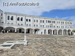 [P28] castelul Cape Coast » foto by robert
 - 
<span class="allrVoted glyphicon glyphicon-heart hidden" id="av1422105"></span>
<a class="m-l-10 hidden" id="sv1422105" onclick="voting_Foto_DelVot(,1422105,28514)" role="button">șterge vot <span class="glyphicon glyphicon-remove"></span></a>
<a id="v91422105" class=" c-red"  onclick="voting_Foto_SetVot(1422105)" role="button"><span class="glyphicon glyphicon-heart-empty"></span> <b>LIKE</b> = Votează poza</a> <img class="hidden"  id="f1422105W9" src="/imagini/loader.gif" border="0" /><span class="AjErrMes hidden" id="e1422105ErM"></span>