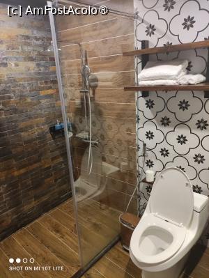 [P12] Cred c-am învățat bine - e duș” walk-in” , așa-i? Ăla alb e altceva, știu la ce folosește :)  » foto by Pușcașu Marin
 - 
<span class="allrVoted glyphicon glyphicon-heart hidden" id="av1423484"></span>
<a class="m-l-10 hidden" id="sv1423484" onclick="voting_Foto_DelVot(,1423484,28521)" role="button">șterge vot <span class="glyphicon glyphicon-remove"></span></a>
<a id="v91423484" class=" c-red"  onclick="voting_Foto_SetVot(1423484)" role="button"><span class="glyphicon glyphicon-heart-empty"></span> <b>LIKE</b> = Votează poza</a> <img class="hidden"  id="f1423484W9" src="/imagini/loader.gif" border="0" /><span class="AjErrMes hidden" id="e1423484ErM"></span>