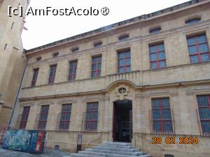 [P38] muzeul Granet, deasupra usii se vede crucea de Malta » foto by Yolanda
 - 
<span class="allrVoted glyphicon glyphicon-heart hidden" id="av1427519"></span>
<a class="m-l-10 hidden" id="sv1427519" onclick="voting_Foto_DelVot(,1427519,28549)" role="button">șterge vot <span class="glyphicon glyphicon-remove"></span></a>
<a id="v91427519" class=" c-red"  onclick="voting_Foto_SetVot(1427519)" role="button"><span class="glyphicon glyphicon-heart-empty"></span> <b>LIKE</b> = Votează poza</a> <img class="hidden"  id="f1427519W9" src="/imagini/loader.gif" border="0" /><span class="AjErrMes hidden" id="e1427519ErM"></span>
