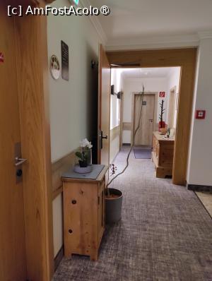[P22] Klingler Hotel; pe palier » foto by crismis
 - 
<span class="allrVoted glyphicon glyphicon-heart hidden" id="av1428295"></span>
<a class="m-l-10 hidden" id="sv1428295" onclick="voting_Foto_DelVot(,1428295,28553)" role="button">șterge vot <span class="glyphicon glyphicon-remove"></span></a>
<a id="v91428295" class=" c-red"  onclick="voting_Foto_SetVot(1428295)" role="button"><span class="glyphicon glyphicon-heart-empty"></span> <b>LIKE</b> = Votează poza</a> <img class="hidden"  id="f1428295W9" src="/imagini/loader.gif" border="0" /><span class="AjErrMes hidden" id="e1428295ErM"></span>