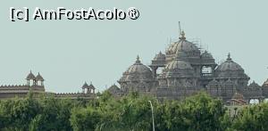[P10] Templul Akshardham, poză făcută de mine de la distanță,din drum » foto by AZE
 - 
<span class="allrVoted glyphicon glyphicon-heart hidden" id="av1429699"></span>
<a class="m-l-10 hidden" id="sv1429699" onclick="voting_Foto_DelVot(,1429699,28567)" role="button">șterge vot <span class="glyphicon glyphicon-remove"></span></a>
<a id="v91429699" class=" c-red"  onclick="voting_Foto_SetVot(1429699)" role="button"><span class="glyphicon glyphicon-heart-empty"></span> <b>LIKE</b> = Votează poza</a> <img class="hidden"  id="f1429699W9" src="/imagini/loader.gif" border="0" /><span class="AjErrMes hidden" id="e1429699ErM"></span>
