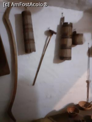[P20] Unelte expuse în gârlici » foto by Michi
 - 
<span class="allrVoted glyphicon glyphicon-heart hidden" id="av1429805"></span>
<a class="m-l-10 hidden" id="sv1429805" onclick="voting_Foto_DelVot(,1429805,28578)" role="button">șterge vot <span class="glyphicon glyphicon-remove"></span></a>
<a id="v91429805" class=" c-red"  onclick="voting_Foto_SetVot(1429805)" role="button"><span class="glyphicon glyphicon-heart-empty"></span> <b>LIKE</b> = Votează poza</a> <img class="hidden"  id="f1429805W9" src="/imagini/loader.gif" border="0" /><span class="AjErrMes hidden" id="e1429805ErM"></span>