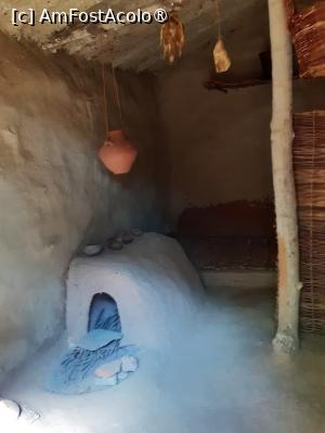 [P26] Vatra într-o colibă din satul neolitic » foto by Michi
 - 
<span class="allrVoted glyphicon glyphicon-heart hidden" id="av1429811"></span>
<a class="m-l-10 hidden" id="sv1429811" onclick="voting_Foto_DelVot(,1429811,28578)" role="button">șterge vot <span class="glyphicon glyphicon-remove"></span></a>
<a id="v91429811" class=" c-red"  onclick="voting_Foto_SetVot(1429811)" role="button"><span class="glyphicon glyphicon-heart-empty"></span> <b>LIKE</b> = Votează poza</a> <img class="hidden"  id="f1429811W9" src="/imagini/loader.gif" border="0" /><span class="AjErrMes hidden" id="e1429811ErM"></span>