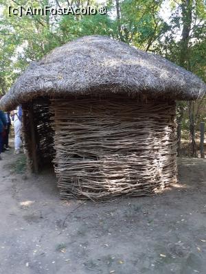 [P27] Strămoşul chioşcului, construit din nuiele » foto by Michi
 - 
<span class="allrVoted glyphicon glyphicon-heart hidden" id="av1429812"></span>
<a class="m-l-10 hidden" id="sv1429812" onclick="voting_Foto_DelVot(,1429812,28578)" role="button">șterge vot <span class="glyphicon glyphicon-remove"></span></a>
<a id="v91429812" class=" c-red"  onclick="voting_Foto_SetVot(1429812)" role="button"><span class="glyphicon glyphicon-heart-empty"></span> <b>LIKE</b> = Votează poza</a> <img class="hidden"  id="f1429812W9" src="/imagini/loader.gif" border="0" /><span class="AjErrMes hidden" id="e1429812ErM"></span>