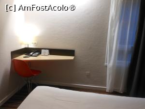 [P11] Tours - Hotel Kyriad Tours Sud. În camera 105. » foto by iulianic
 - 
<span class="allrVoted glyphicon glyphicon-heart hidden" id="av1434109"></span>
<a class="m-l-10 hidden" id="sv1434109" onclick="voting_Foto_DelVot(,1434109,28612)" role="button">șterge vot <span class="glyphicon glyphicon-remove"></span></a>
<a id="v91434109" class=" c-red"  onclick="voting_Foto_SetVot(1434109)" role="button"><span class="glyphicon glyphicon-heart-empty"></span> <b>LIKE</b> = Votează poza</a> <img class="hidden"  id="f1434109W9" src="/imagini/loader.gif" border="0" /><span class="AjErrMes hidden" id="e1434109ErM"></span>