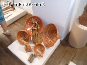 [P12] Pucioasa - Muzeul de Etnografie. Ceramică populară. » foto by iulianic
 - 
<span class="allrVoted glyphicon glyphicon-heart hidden" id="av1435553"></span>
<a class="m-l-10 hidden" id="sv1435553" onclick="voting_Foto_DelVot(,1435553,28622)" role="button">șterge vot <span class="glyphicon glyphicon-remove"></span></a>
<a id="v91435553" class=" c-red"  onclick="voting_Foto_SetVot(1435553)" role="button"><span class="glyphicon glyphicon-heart-empty"></span> <b>LIKE</b> = Votează poza</a> <img class="hidden"  id="f1435553W9" src="/imagini/loader.gif" border="0" /><span class="AjErrMes hidden" id="e1435553ErM"></span>