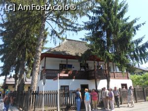 [P03] Pucioasa - Muzeul de Etnografie. Au sosit seniori în vizită. » foto by iulianic
 - 
<span class="allrVoted glyphicon glyphicon-heart hidden" id="av1435544"></span>
<a class="m-l-10 hidden" id="sv1435544" onclick="voting_Foto_DelVot(,1435544,28622)" role="button">șterge vot <span class="glyphicon glyphicon-remove"></span></a>
<a id="v91435544" class=" c-red"  onclick="voting_Foto_SetVot(1435544)" role="button"><span class="glyphicon glyphicon-heart-empty"></span> <b>LIKE</b> = Votează poza</a> <img class="hidden"  id="f1435544W9" src="/imagini/loader.gif" border="0" /><span class="AjErrMes hidden" id="e1435544ErM"></span>